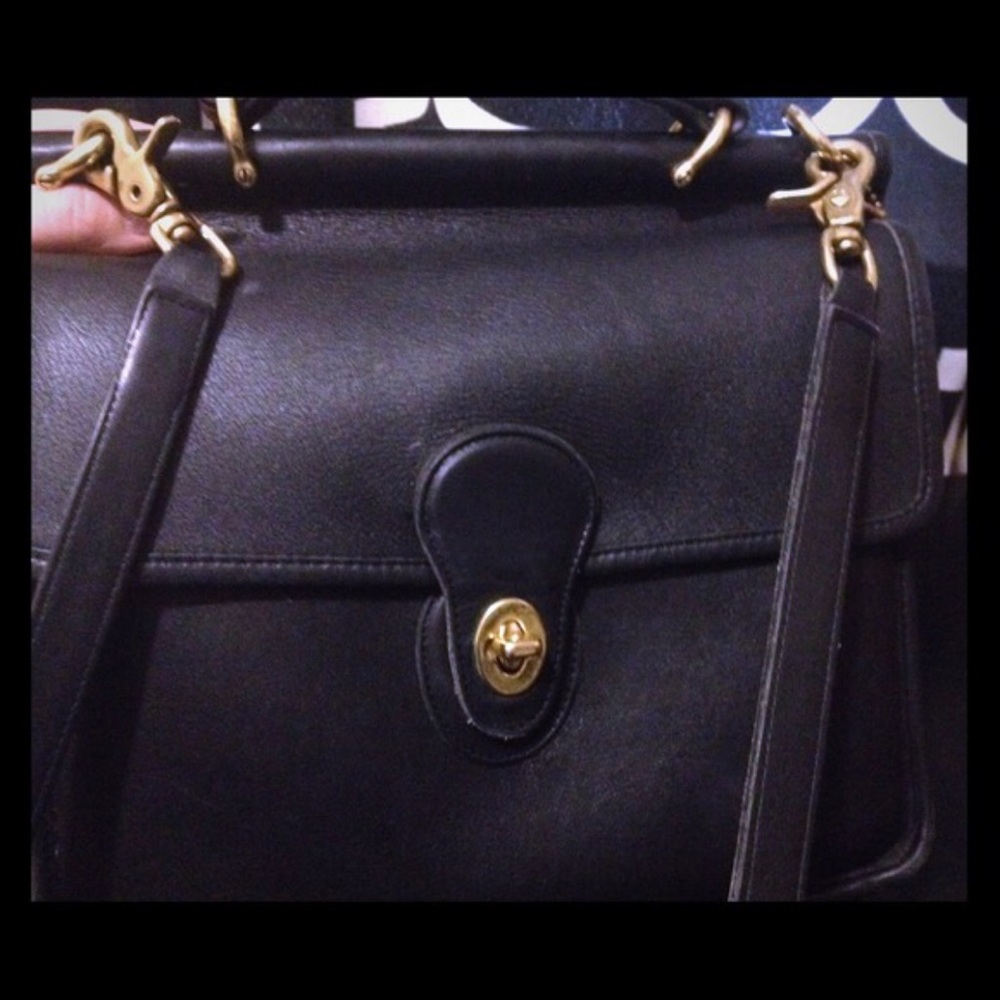 Coach Willis crossbody black leather ♠️